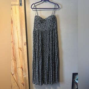 Achanti Pleated Maxi Dress-Black Floral